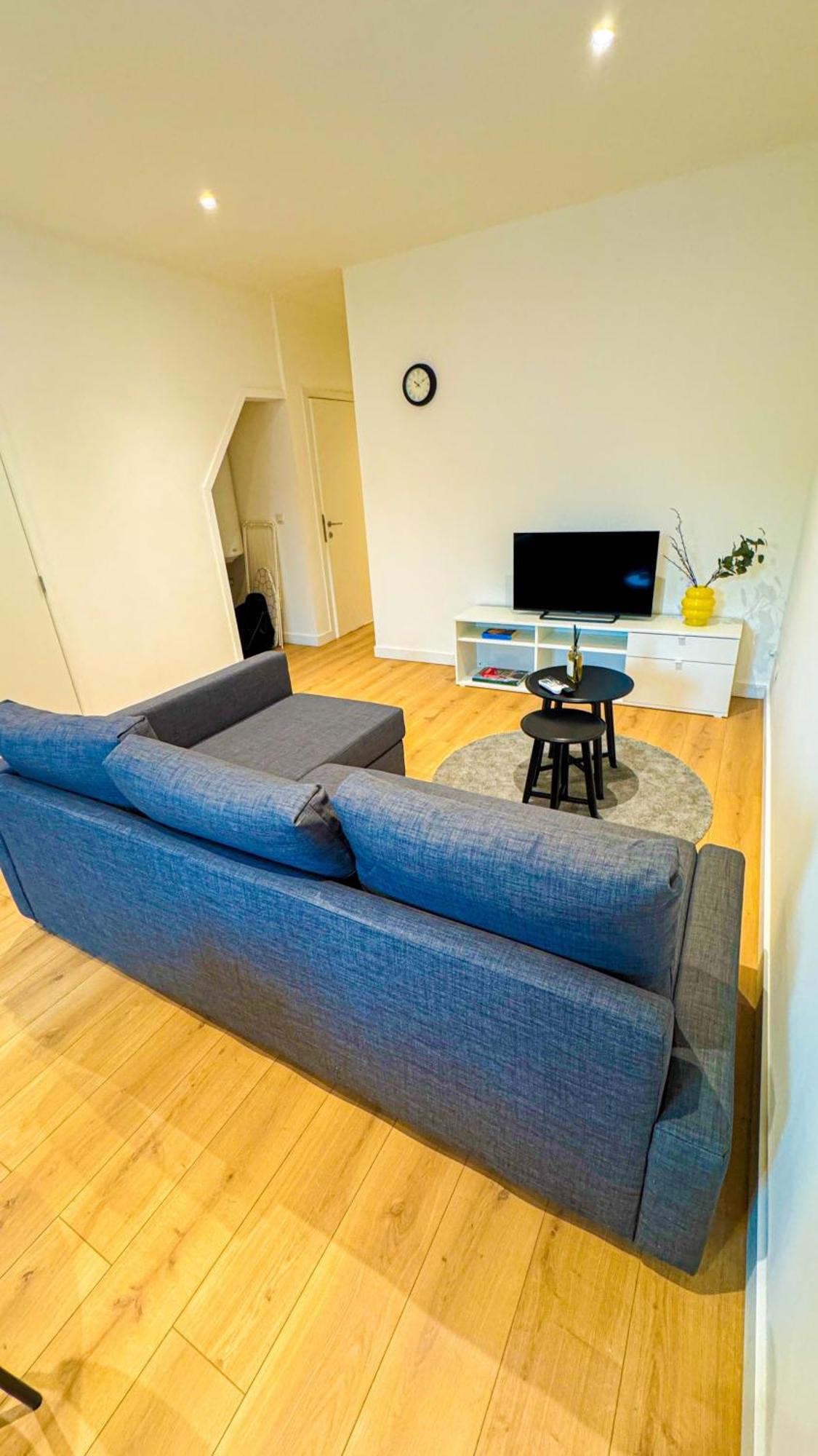 Lovely 1br & 1lr For 4p, Only 15 Min Walk To Center *